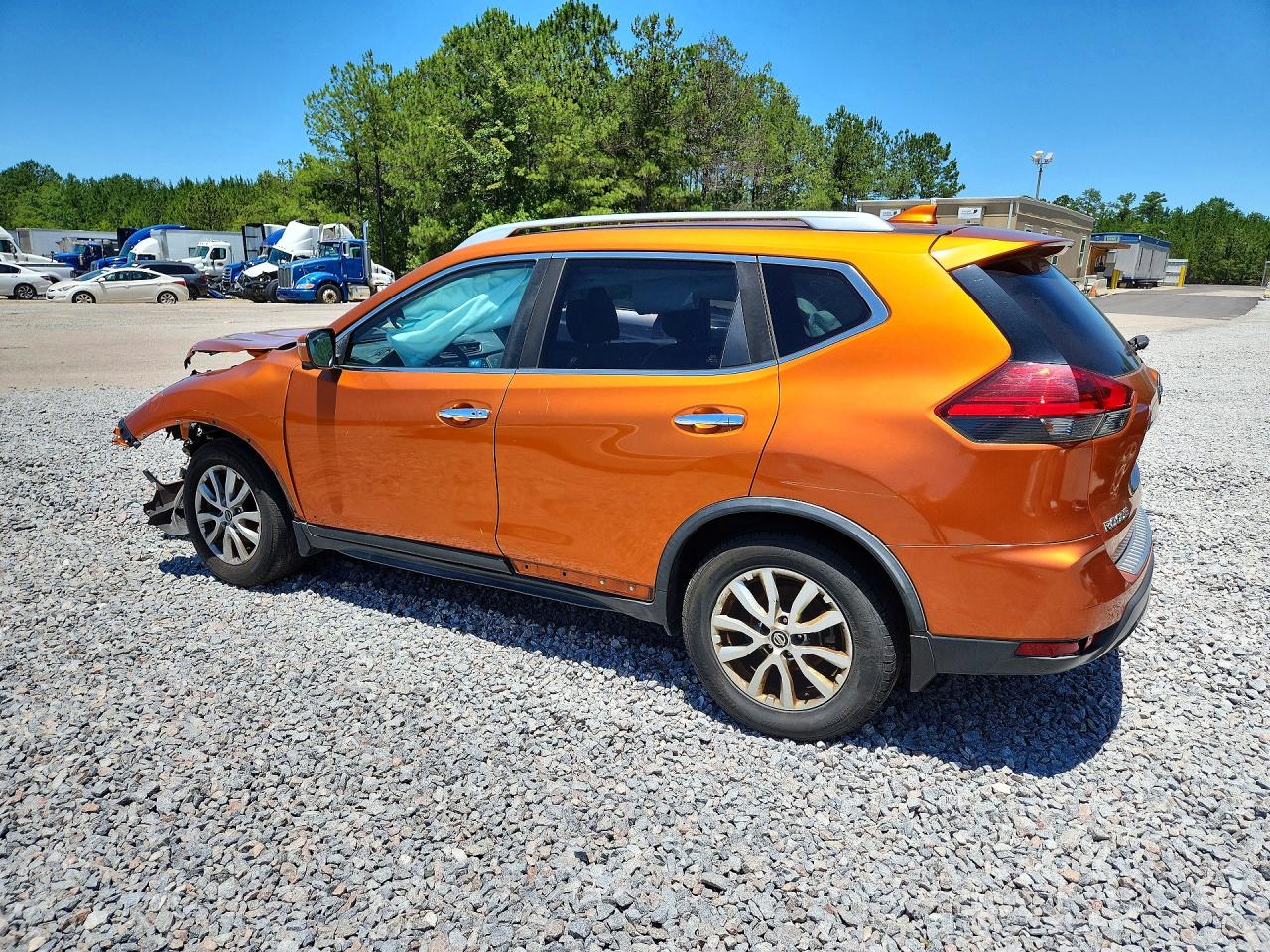 2017 NISSAN ROGUE