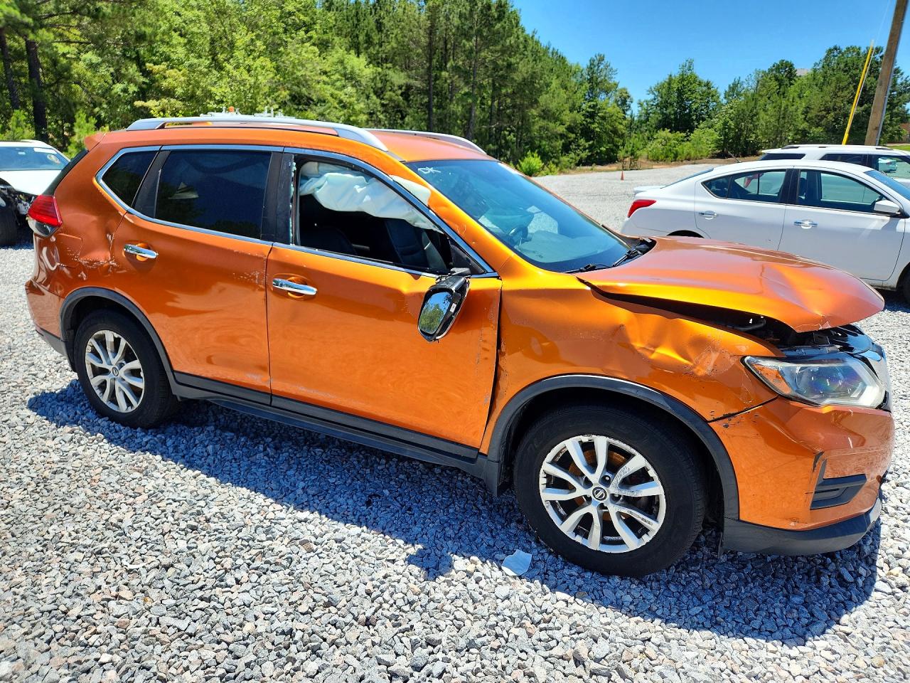 2017 NISSAN ROGUE