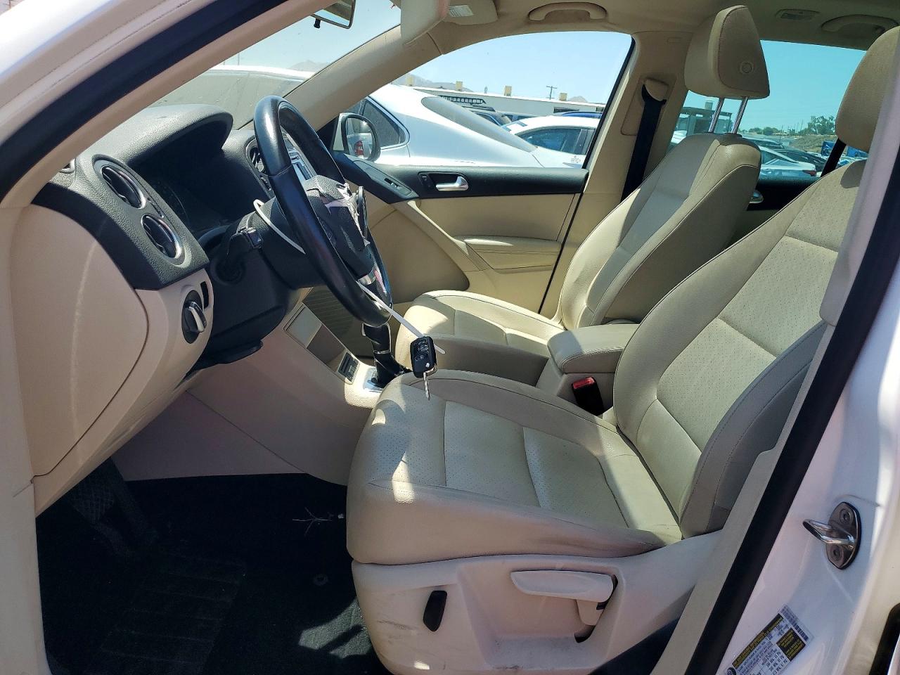 2012 VOLKSWAGEN TIGUAN