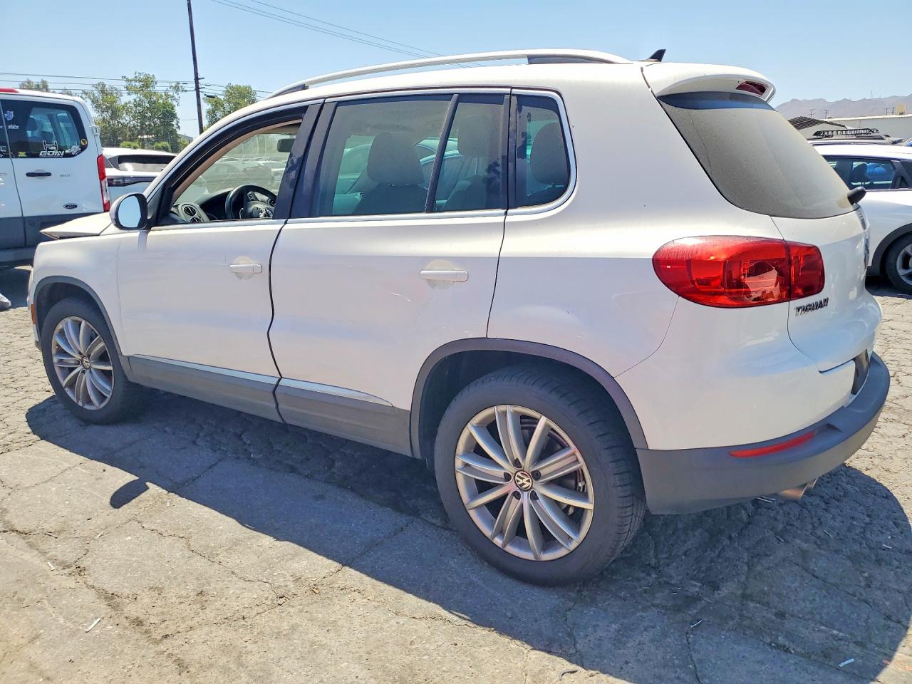 2012 VOLKSWAGEN TIGUAN
