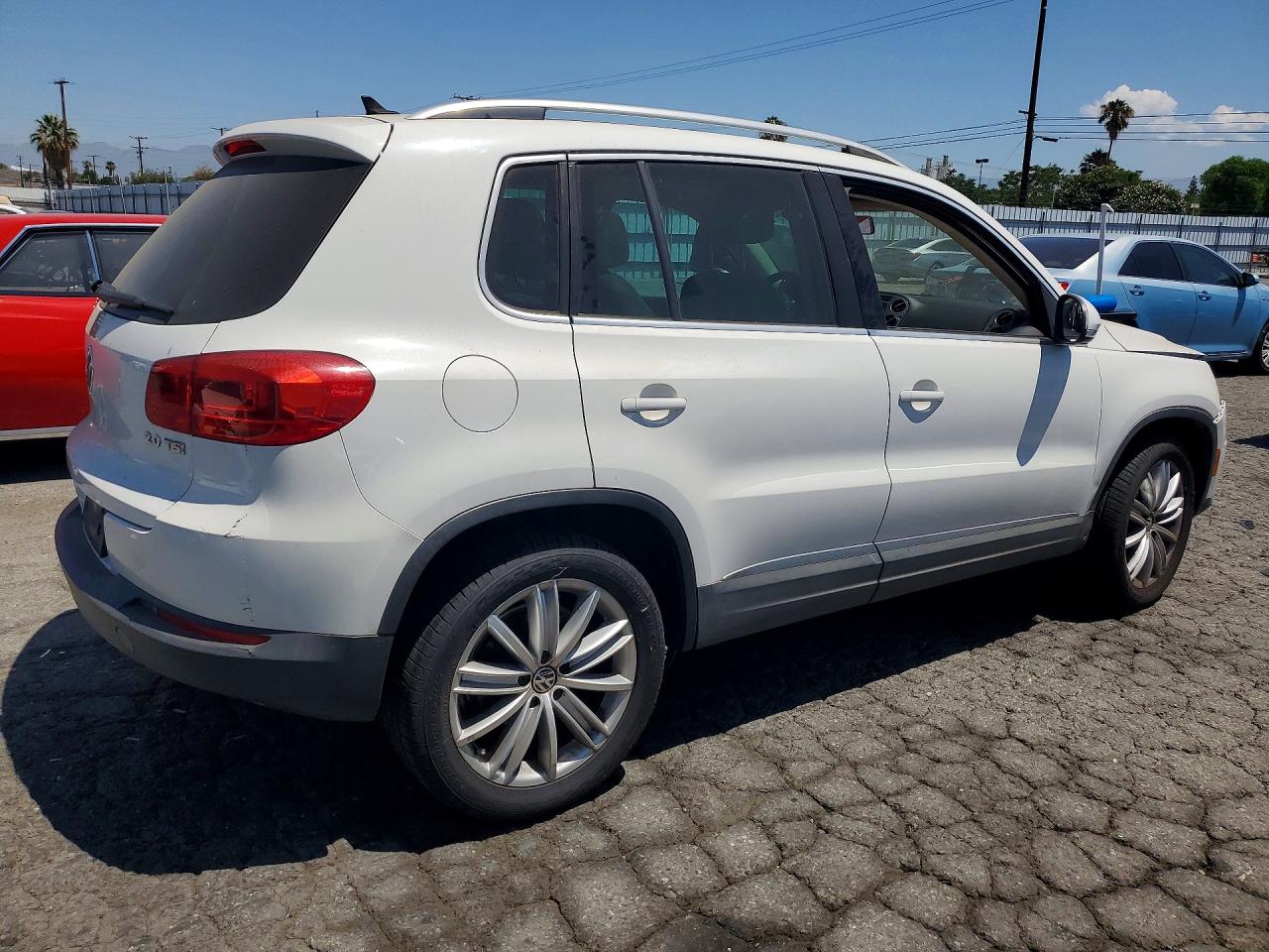 2012 VOLKSWAGEN TIGUAN
