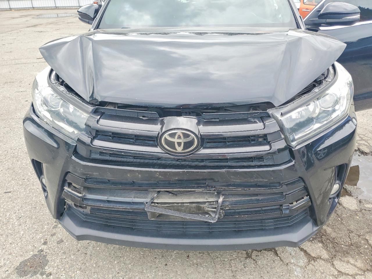 2018 TOYOTA HIGHLANDER