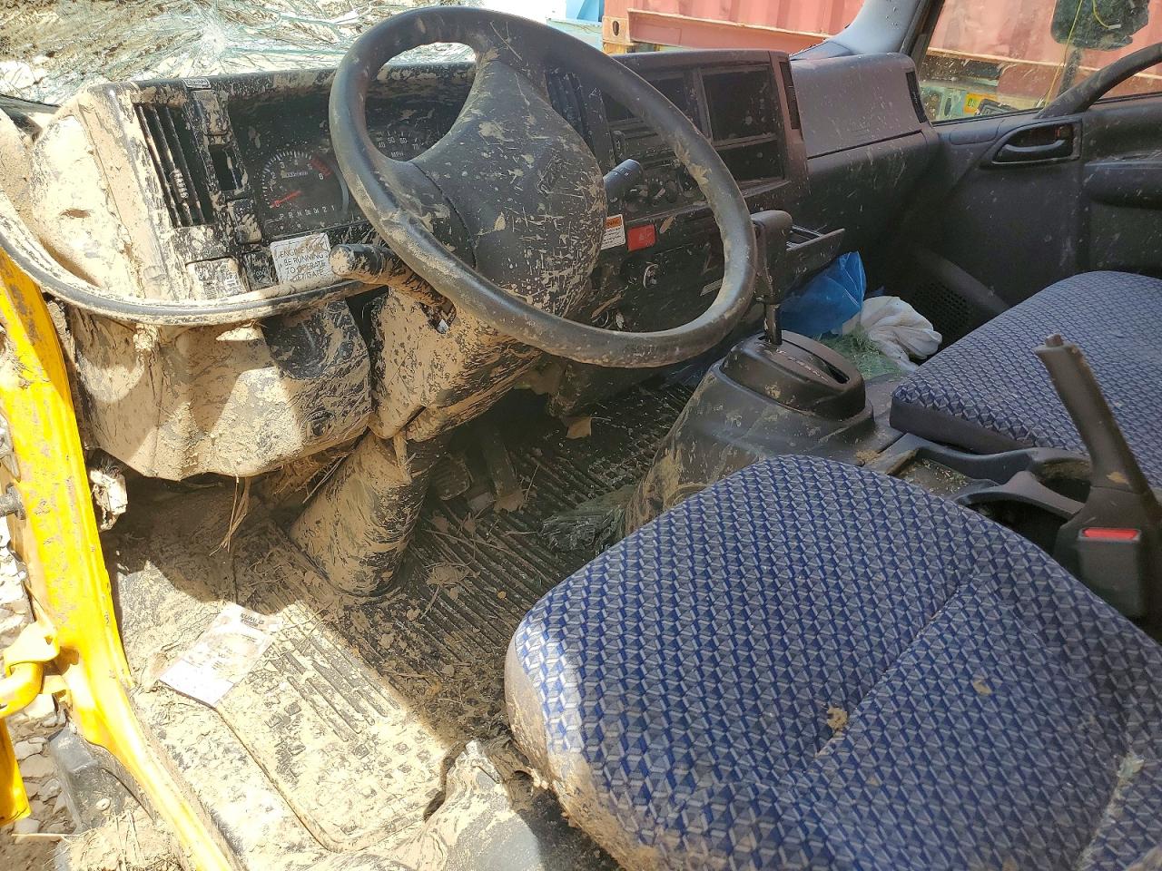 2023 ISUZU NPR