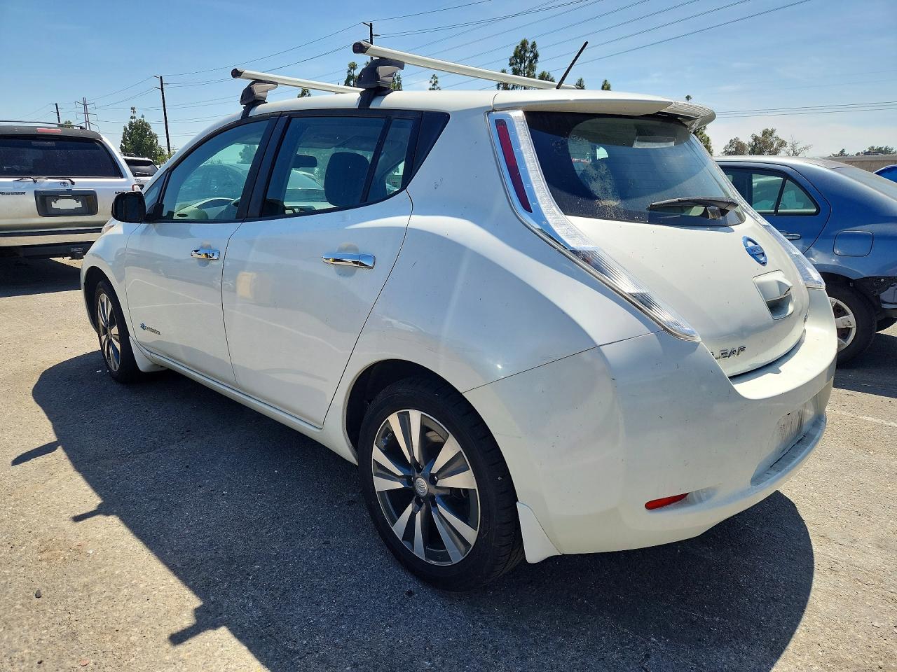 2016 NISSAN LEAF