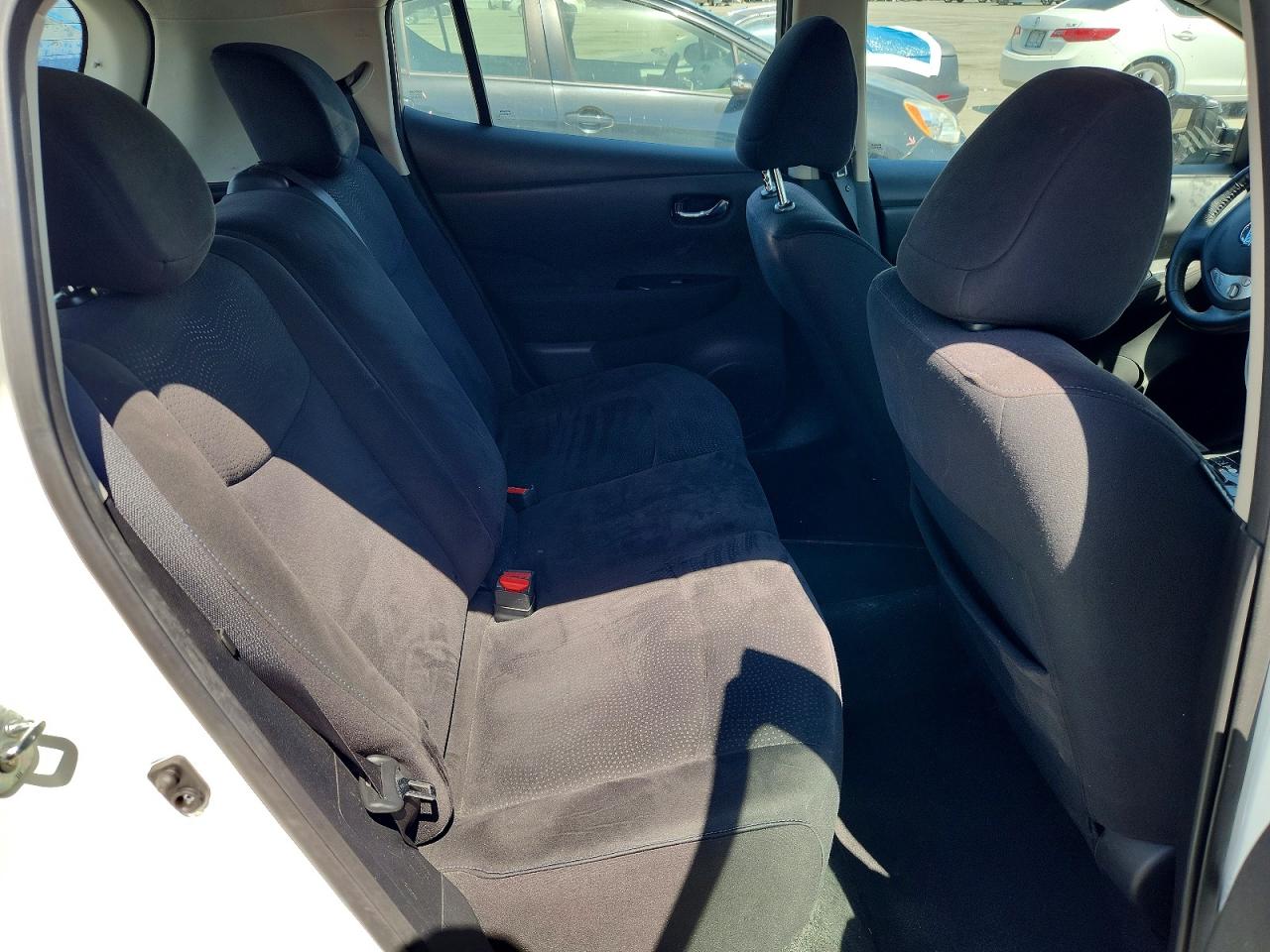 2016 NISSAN LEAF