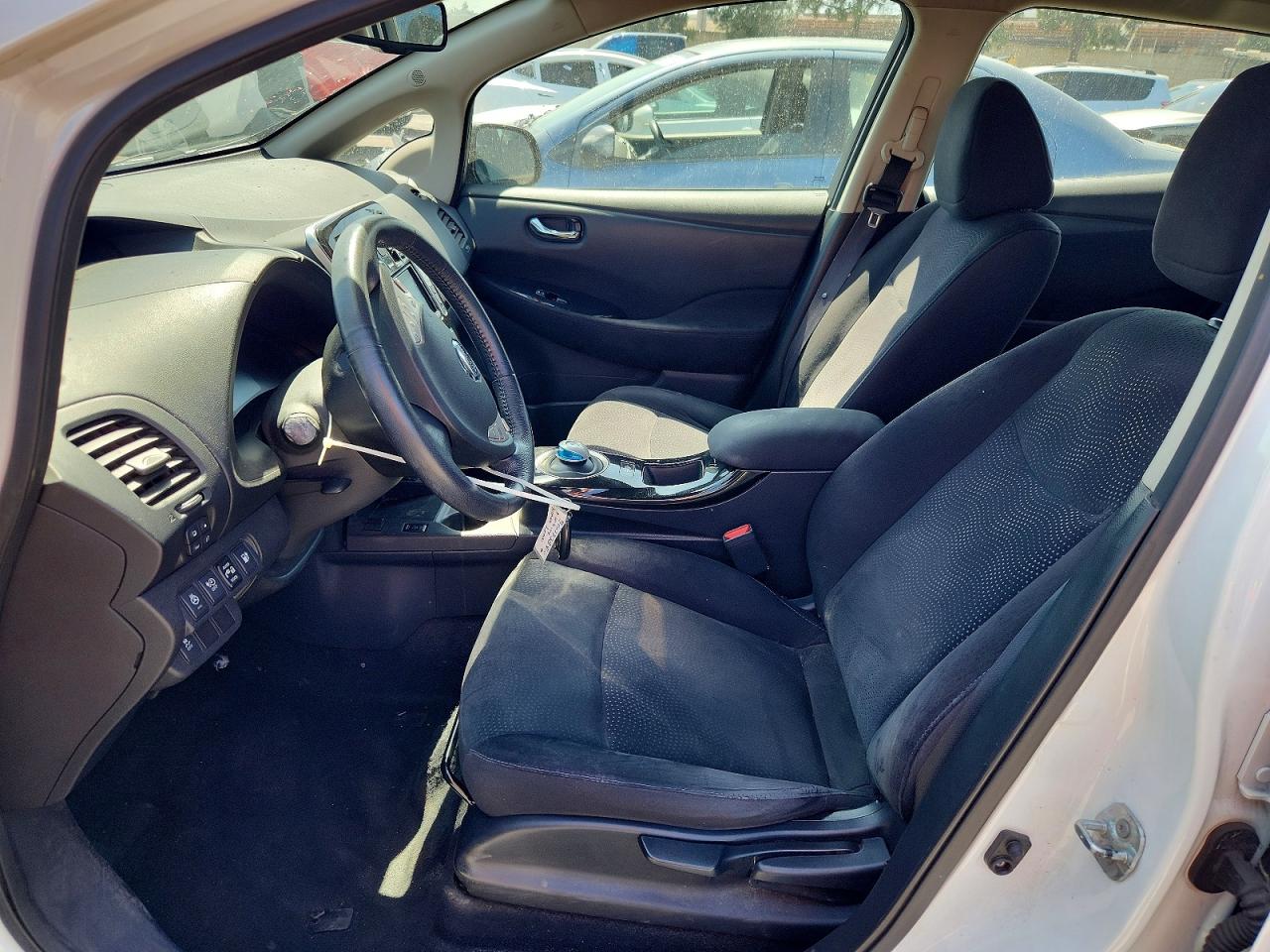 2016 NISSAN LEAF