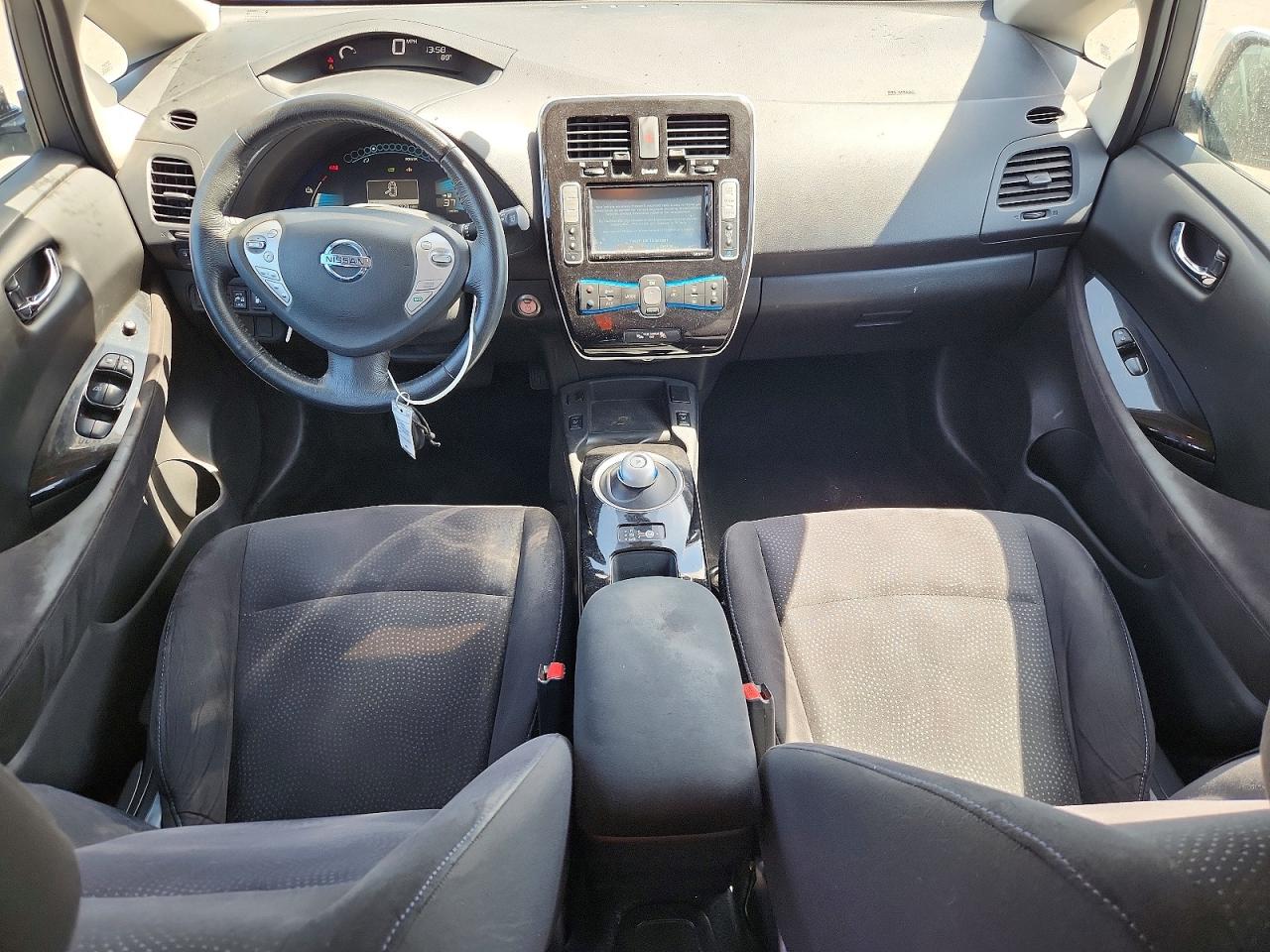 2016 NISSAN LEAF