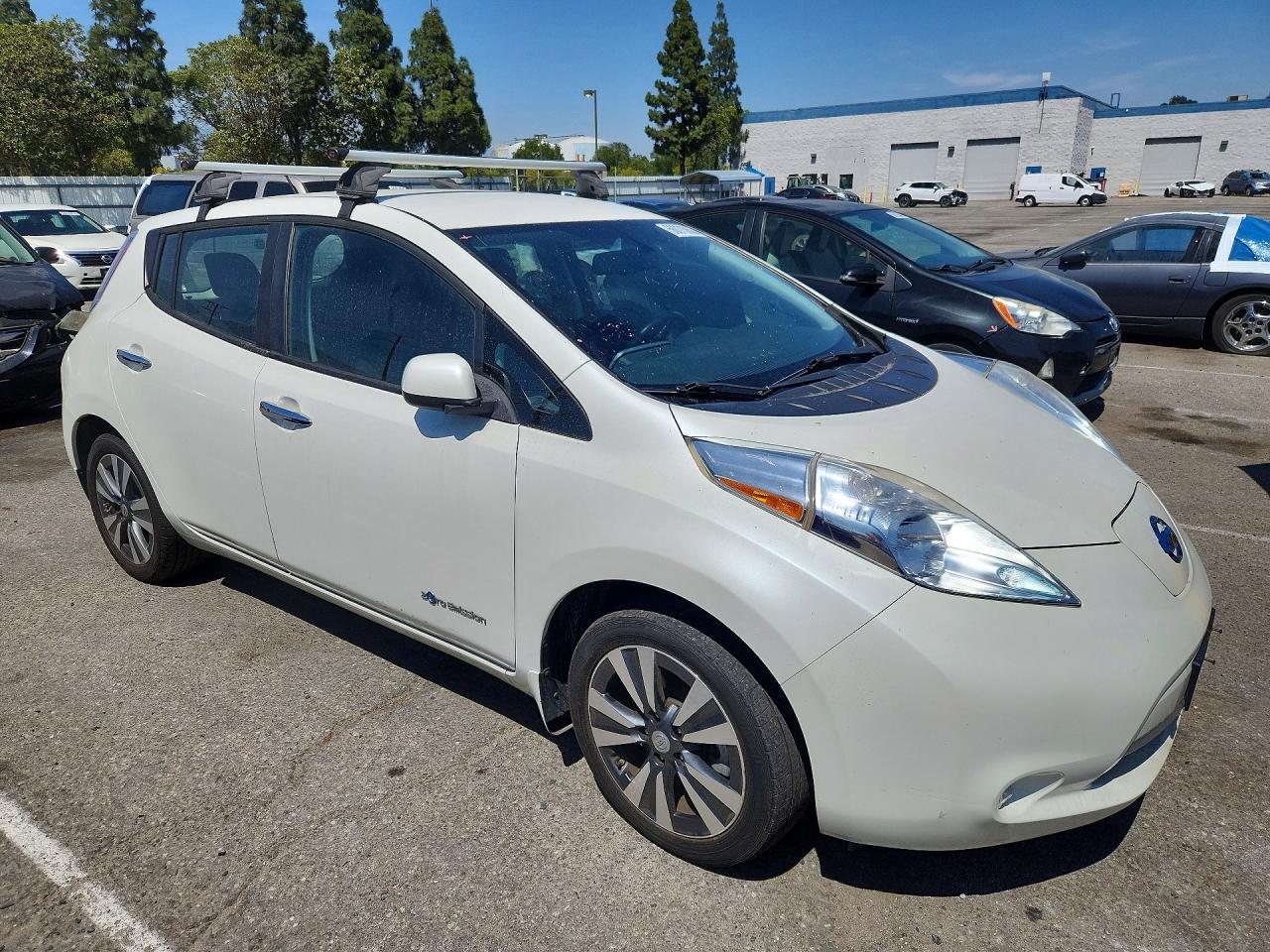 2016 NISSAN LEAF