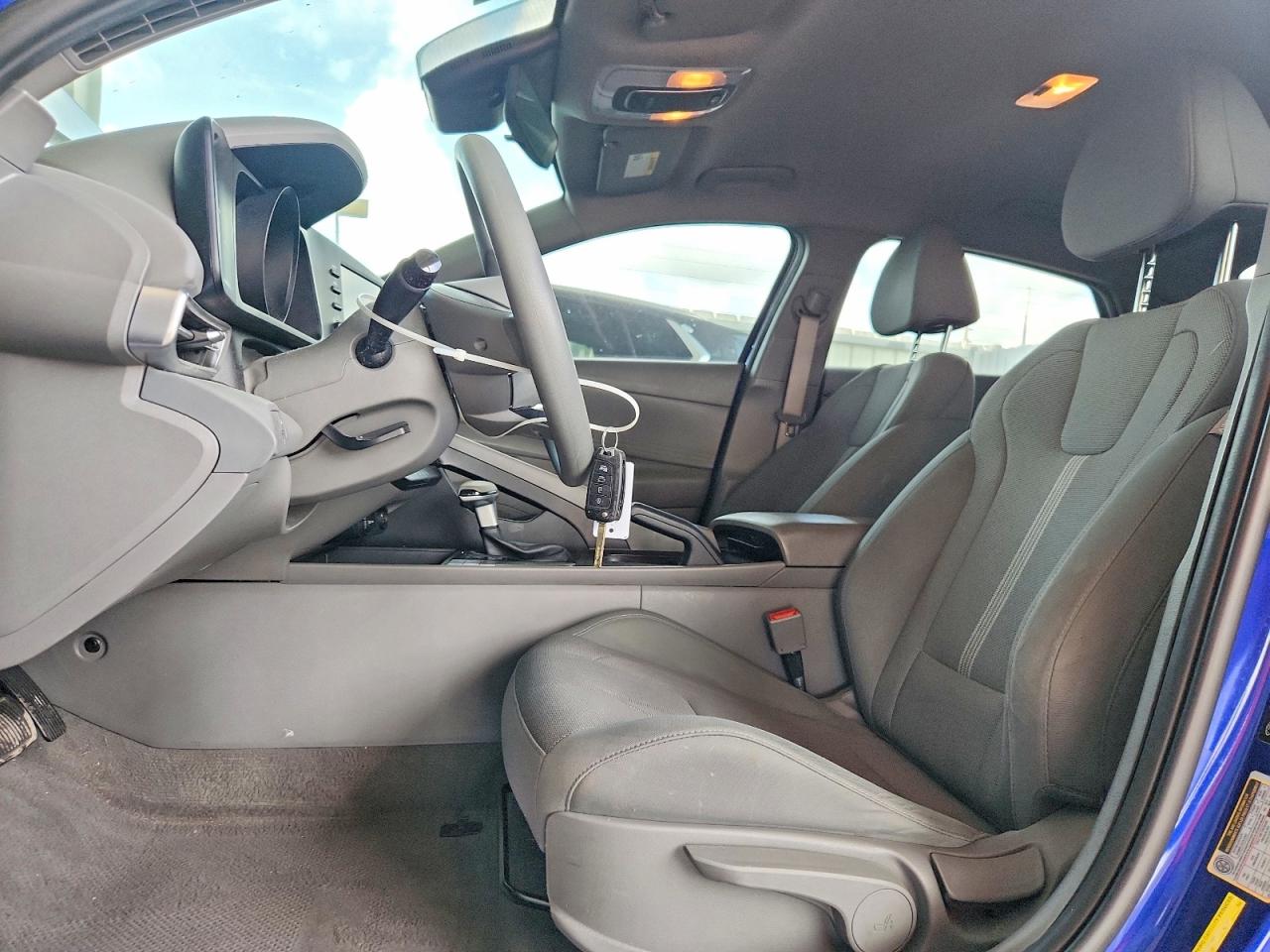2022 HYUNDAI ELANTRA
