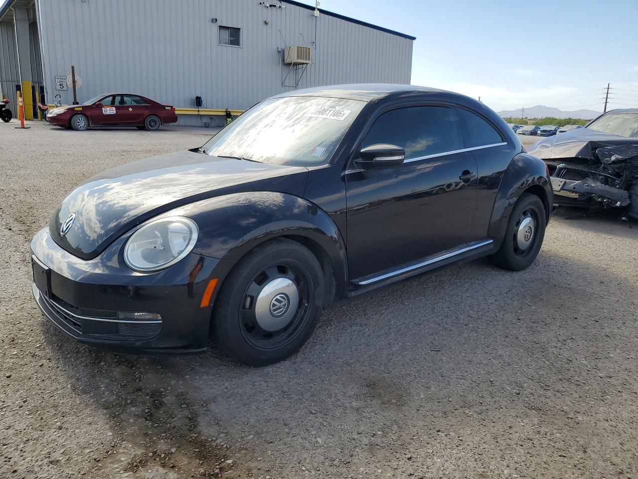 2013 VOLKSWAGEN BEETLE