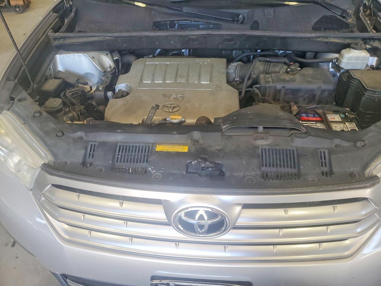 2013 TOYOTA HIGHLANDER