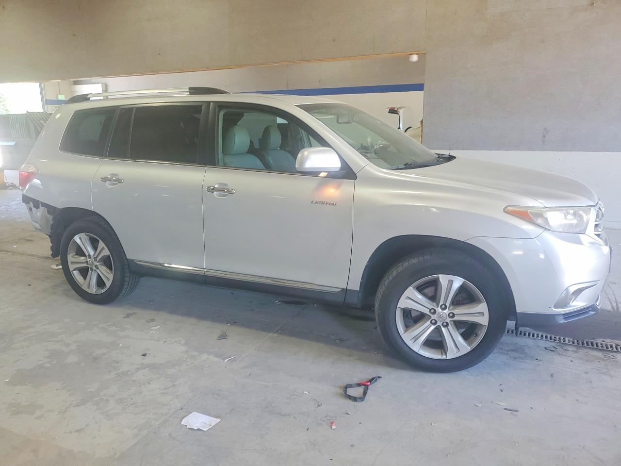 2013 TOYOTA HIGHLANDER