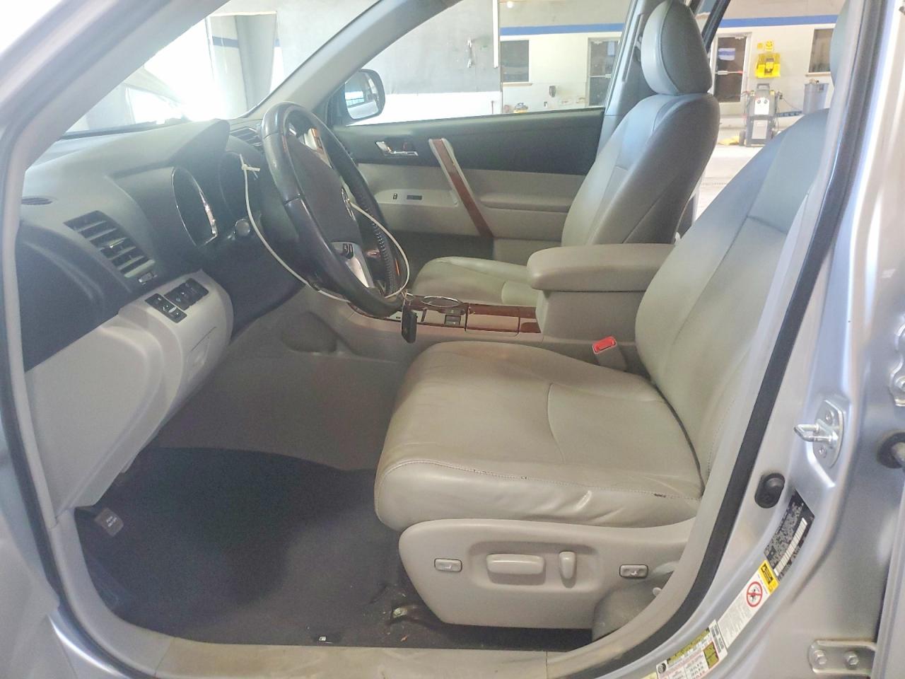 2013 TOYOTA HIGHLANDER