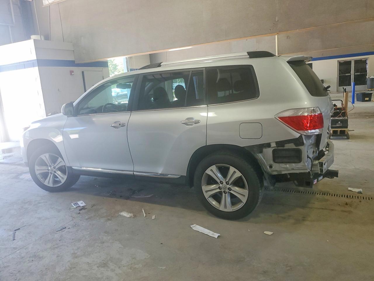 2013 TOYOTA HIGHLANDER