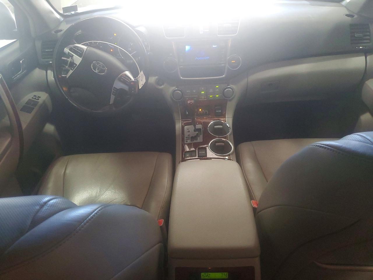 2013 TOYOTA HIGHLANDER