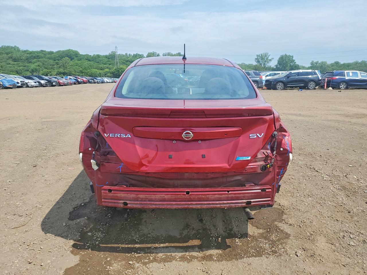 2016 NISSAN VERSA