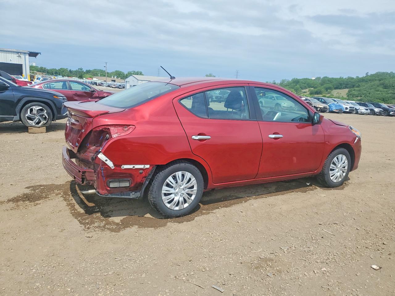 2016 NISSAN VERSA