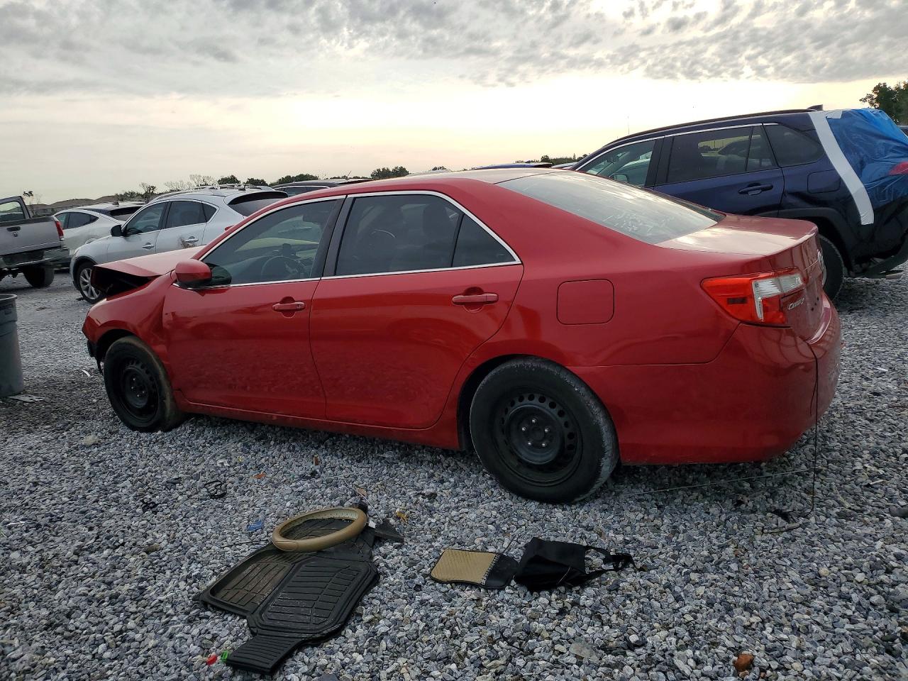 2014 TOYOTA CAMRY