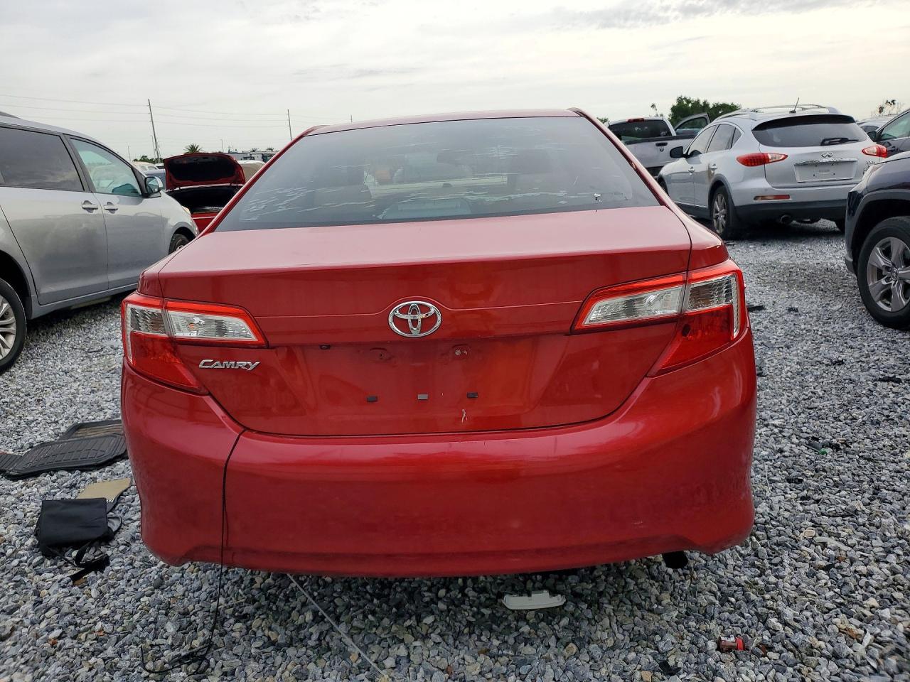 2014 TOYOTA CAMRY