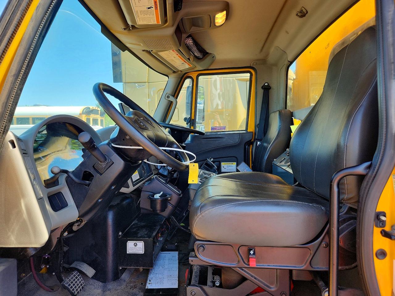 2014 INTL 4000 SERIE