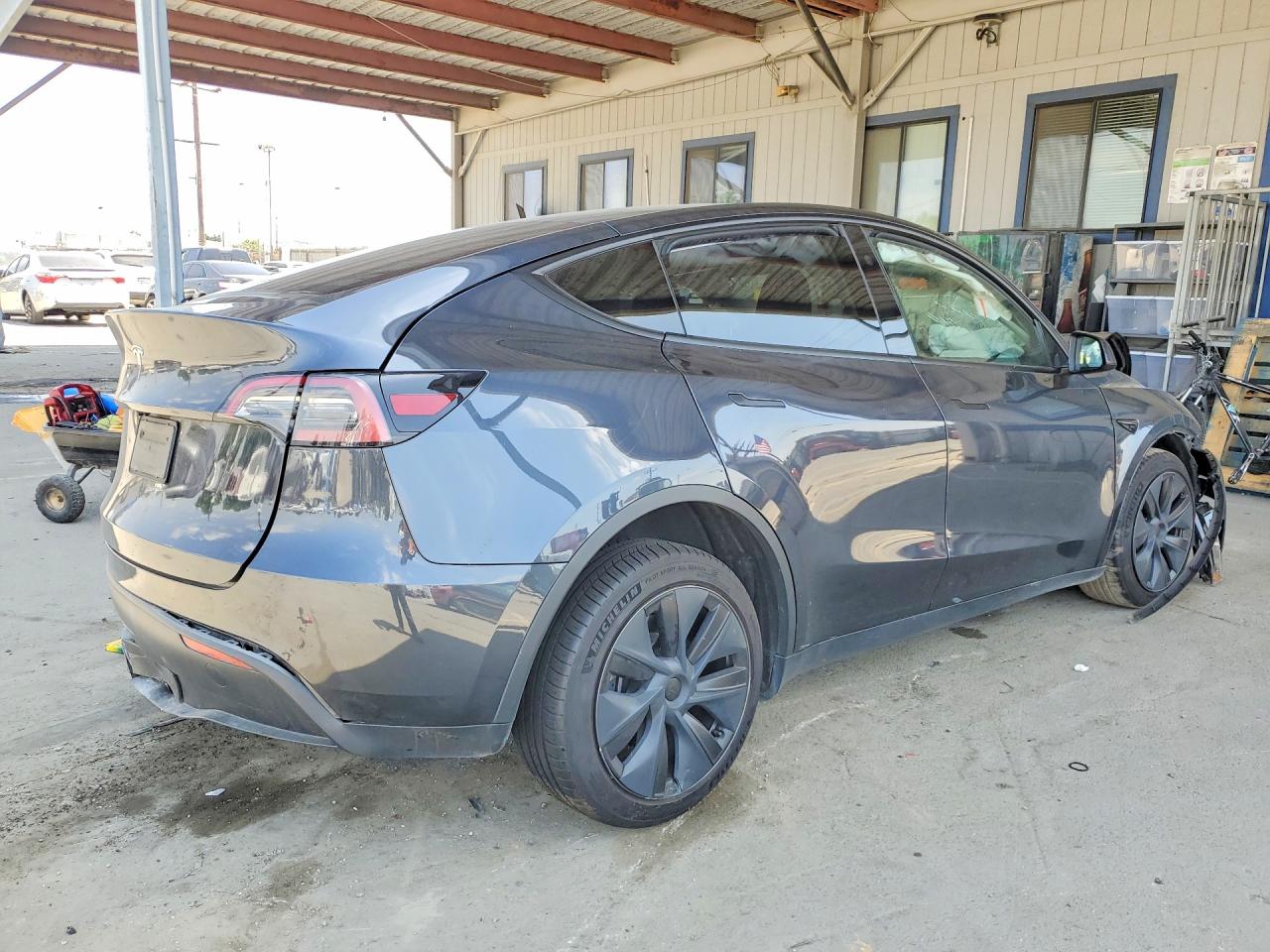 2024 TESLA MODEL Y
