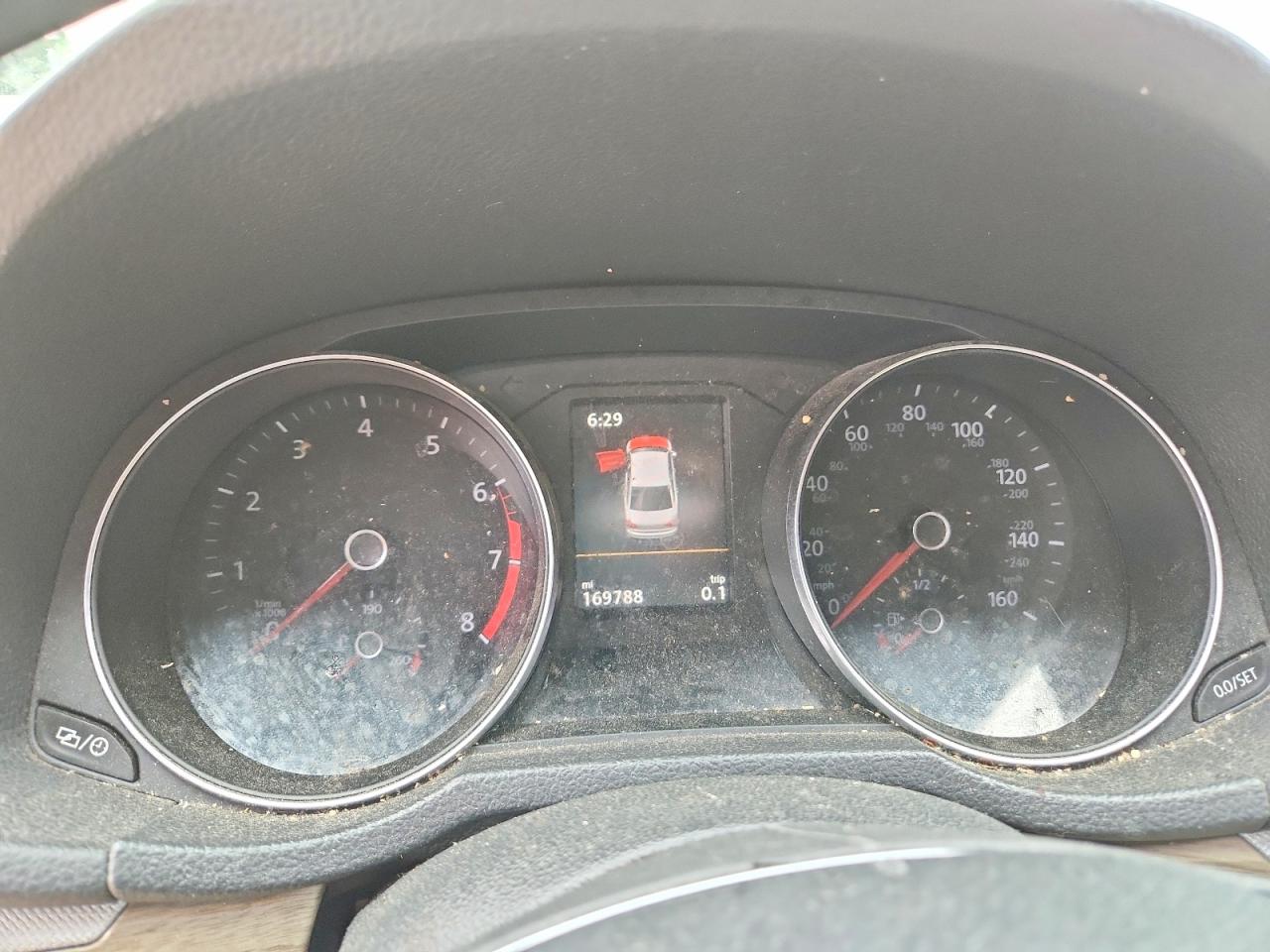 2017 VOLKSWAGEN PASSAT