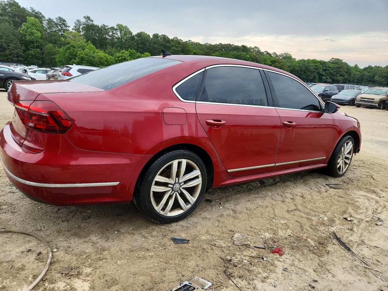 2017 VOLKSWAGEN PASSAT
