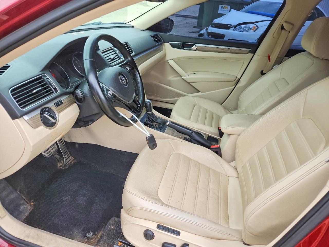 2017 VOLKSWAGEN PASSAT