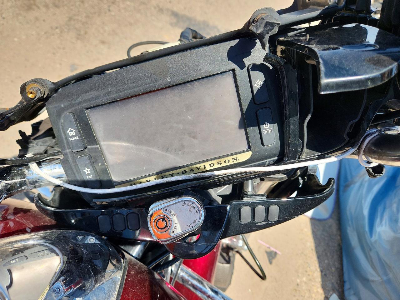 2017 HARLEY-DAVIDSON FL