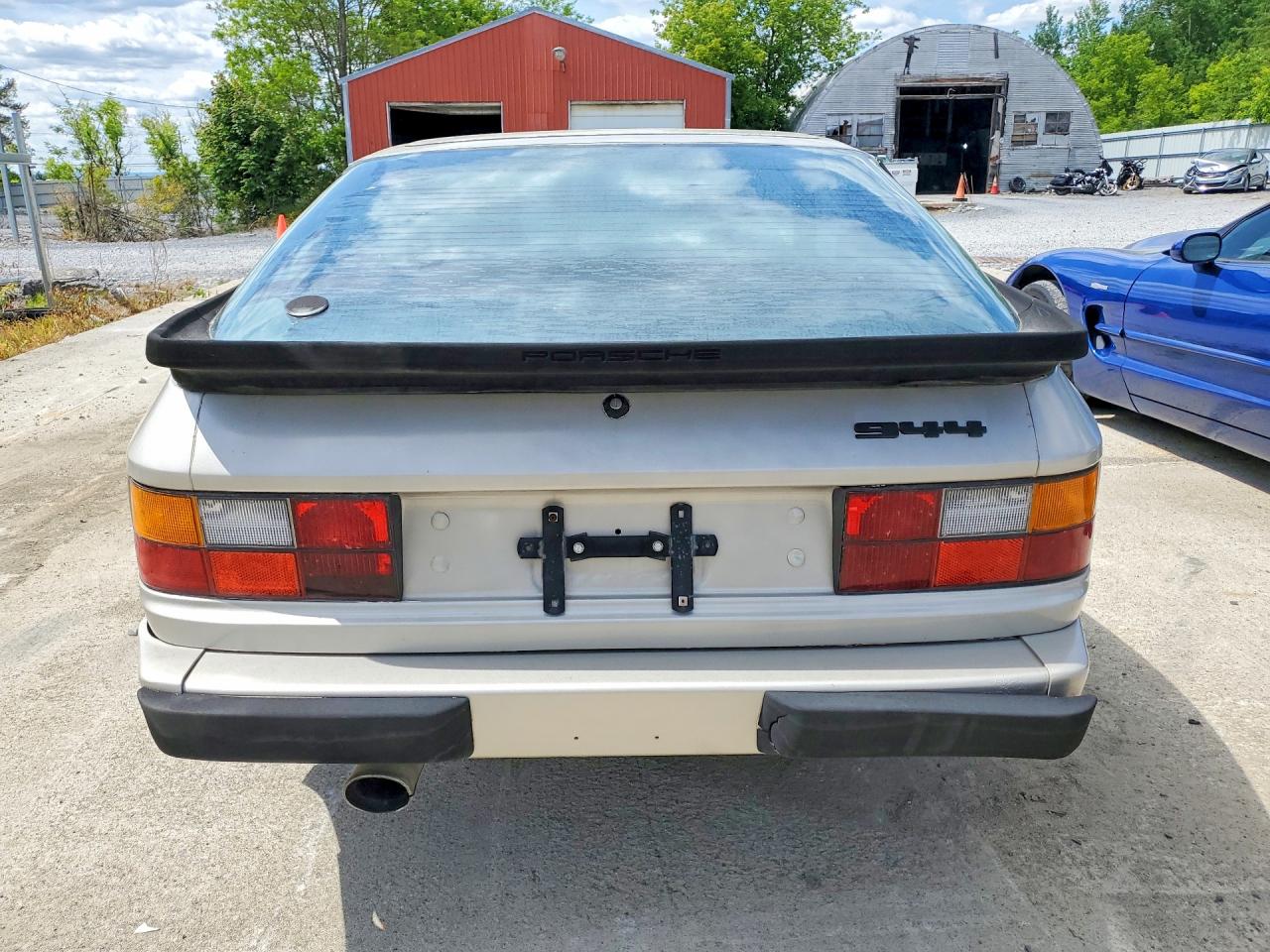 1984 PORSCHE 944