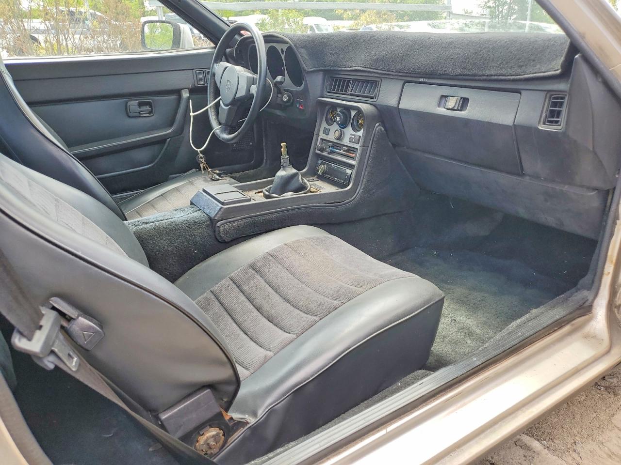 1984 PORSCHE 944