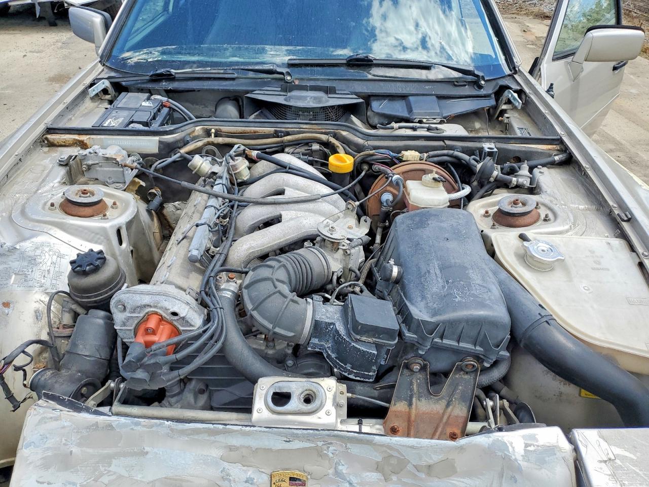 1984 PORSCHE 944