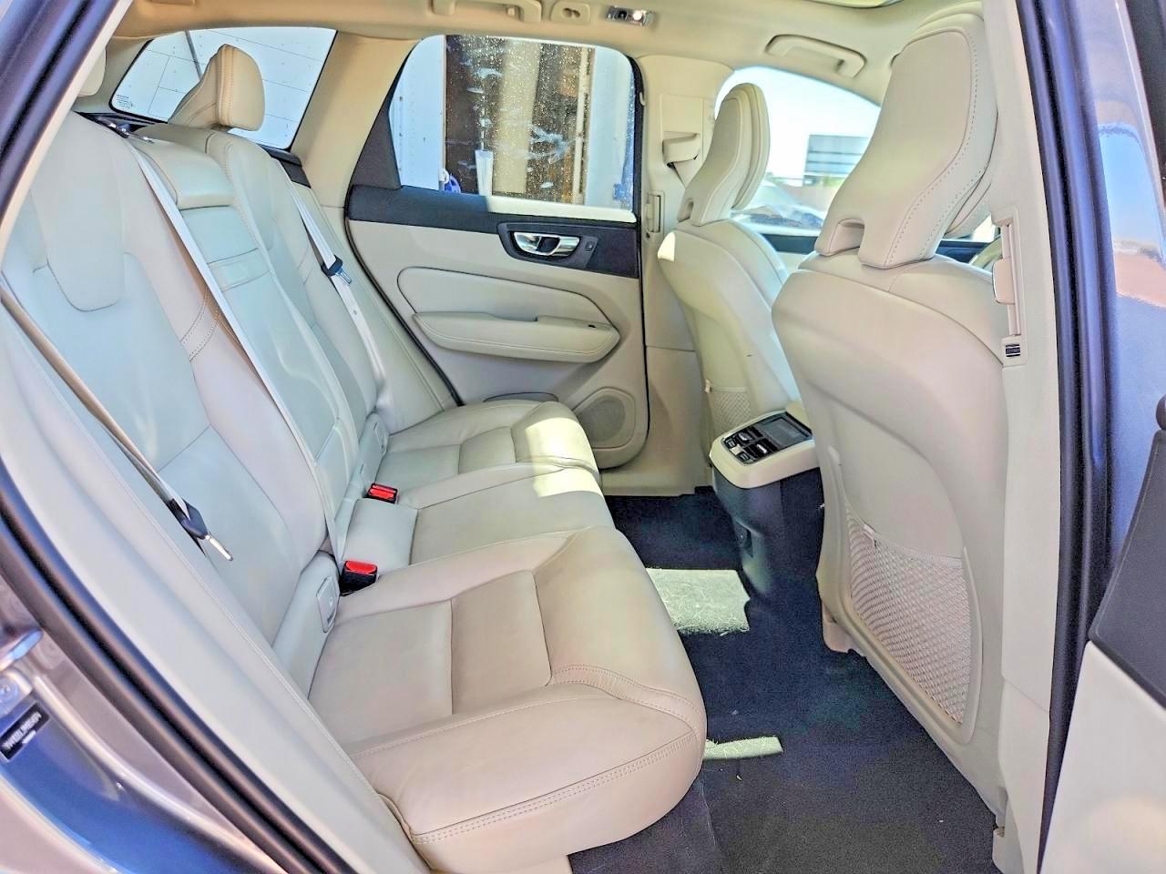 2021 VOLVO XC60
