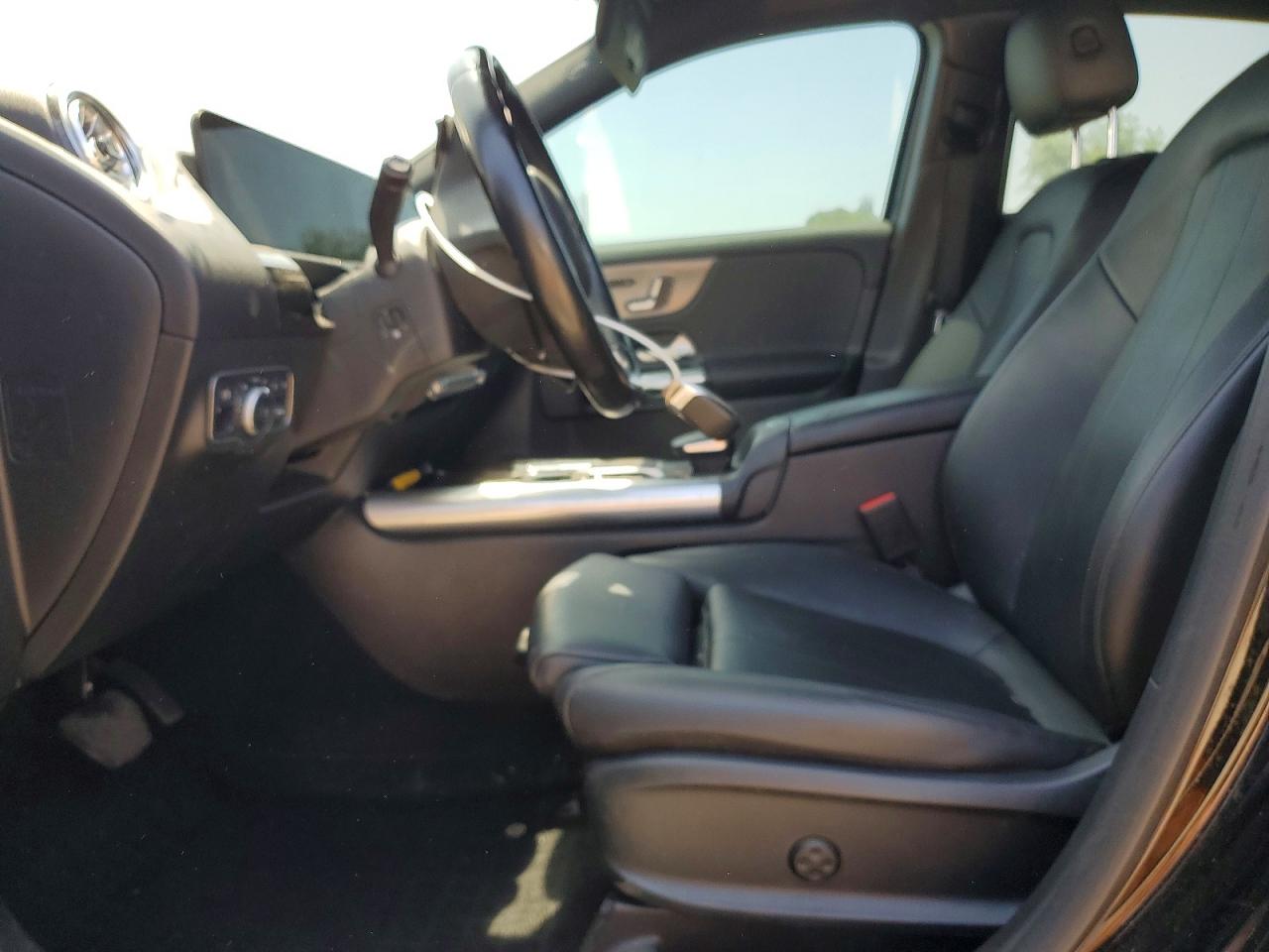 2022 MERCEDES-BENZ GLA-CLASS