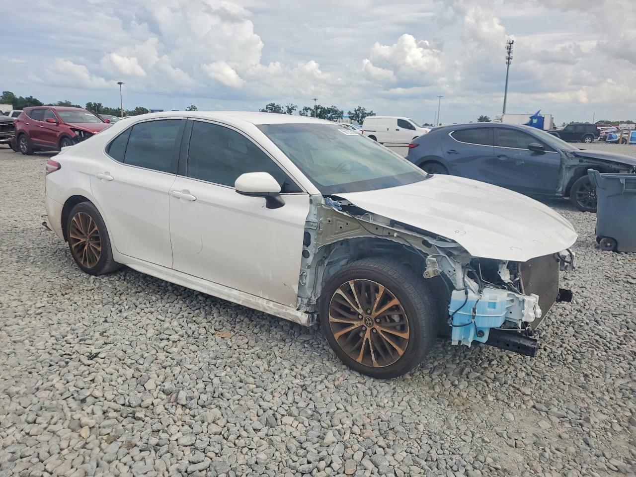 2018 TOYOTA CAMRY