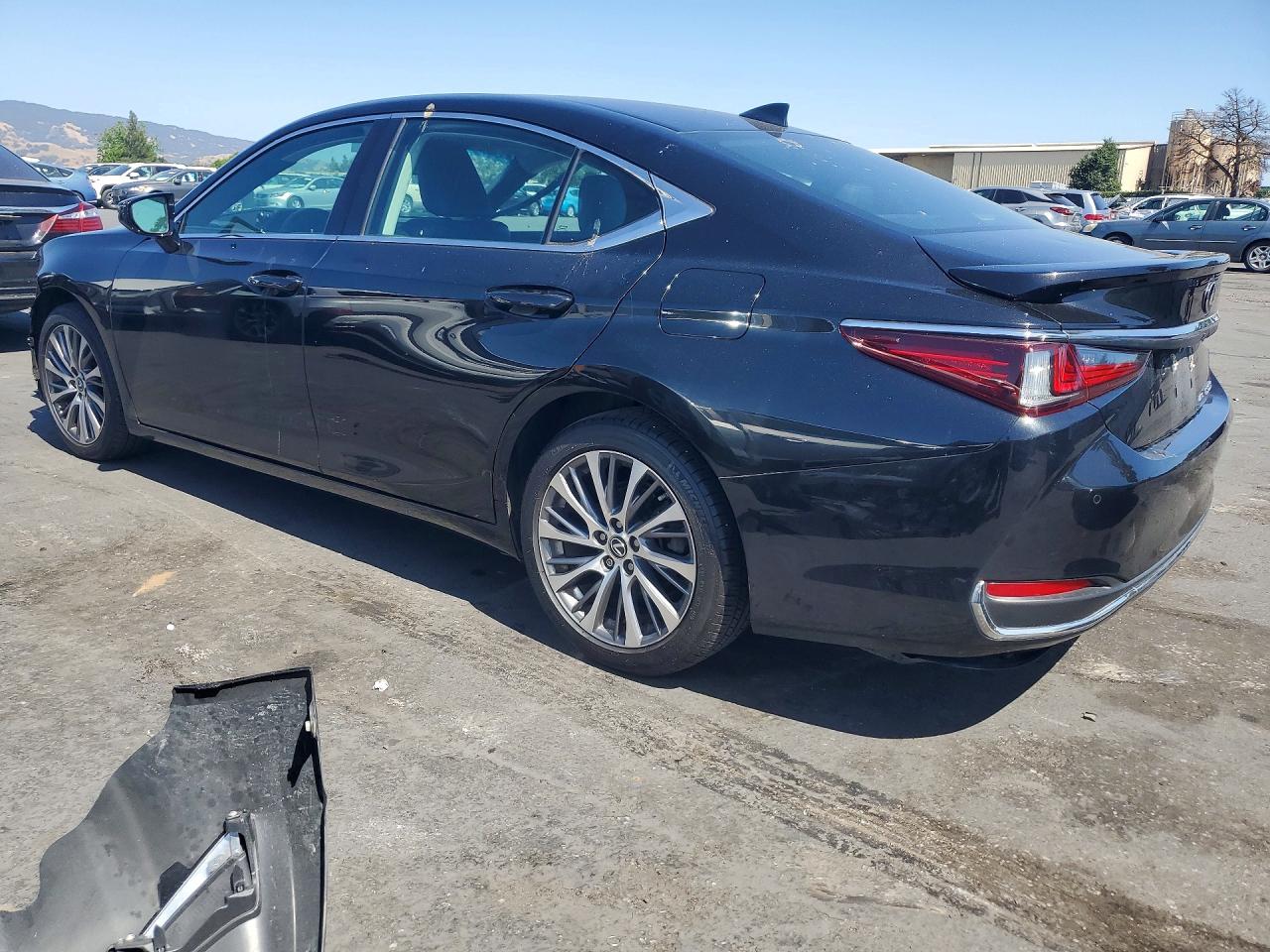 2021 LEXUS ES250