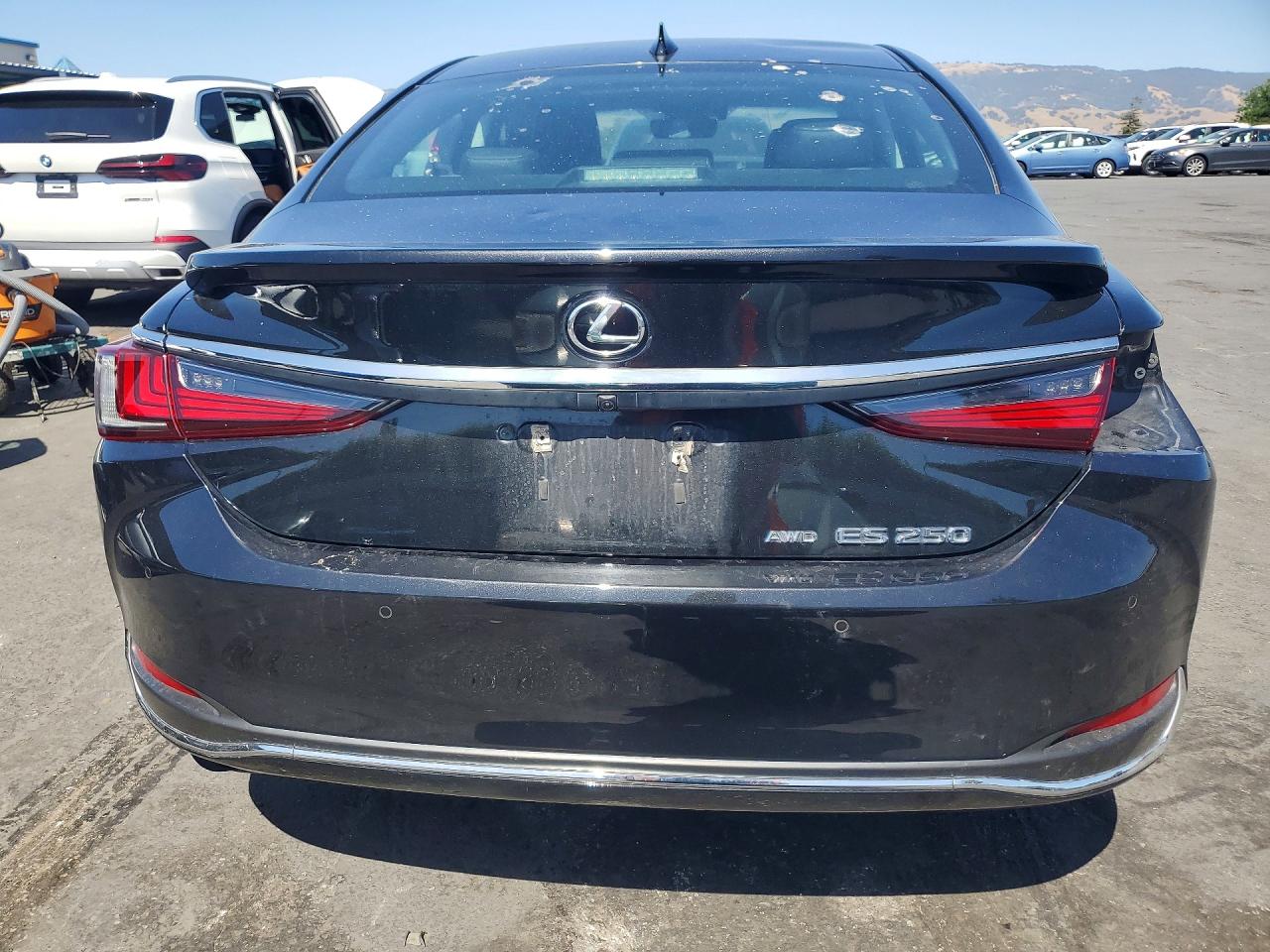 2021 LEXUS ES250