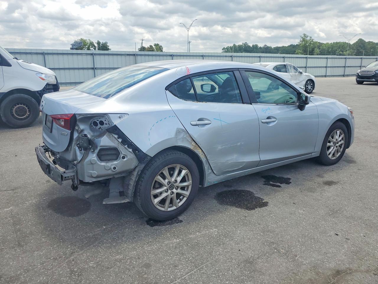 2017 MAZDA 3