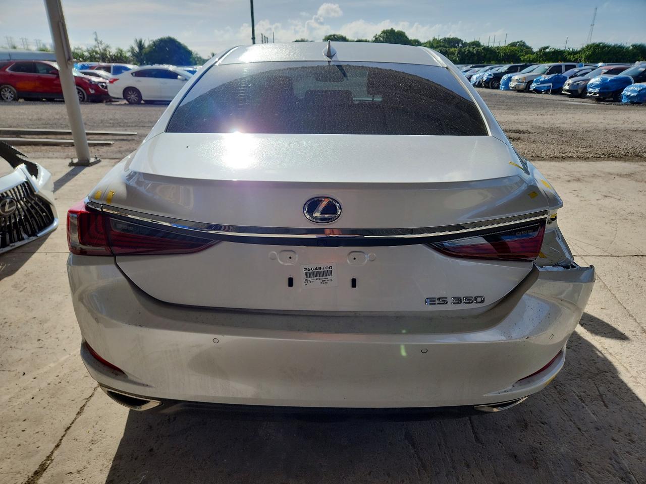 2025 LEXUS ES350