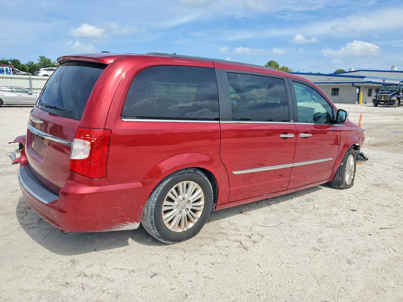2013 CHRYSLER MINIVAN