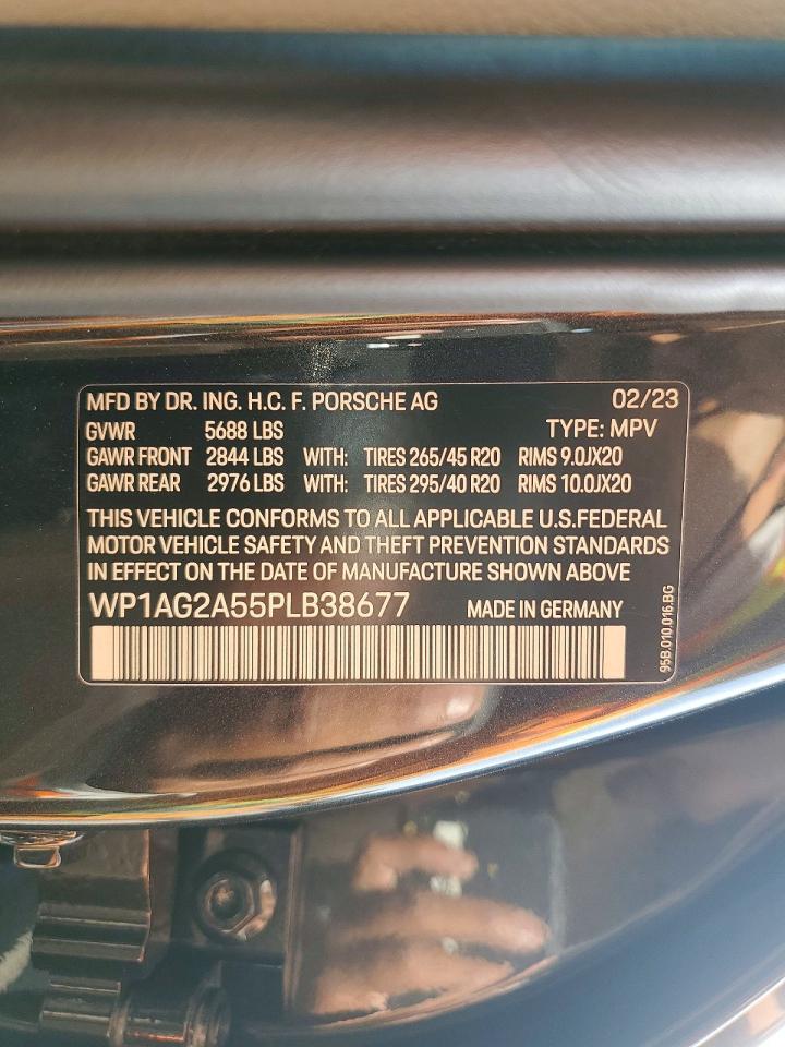 2023 PORSCHE MACAN