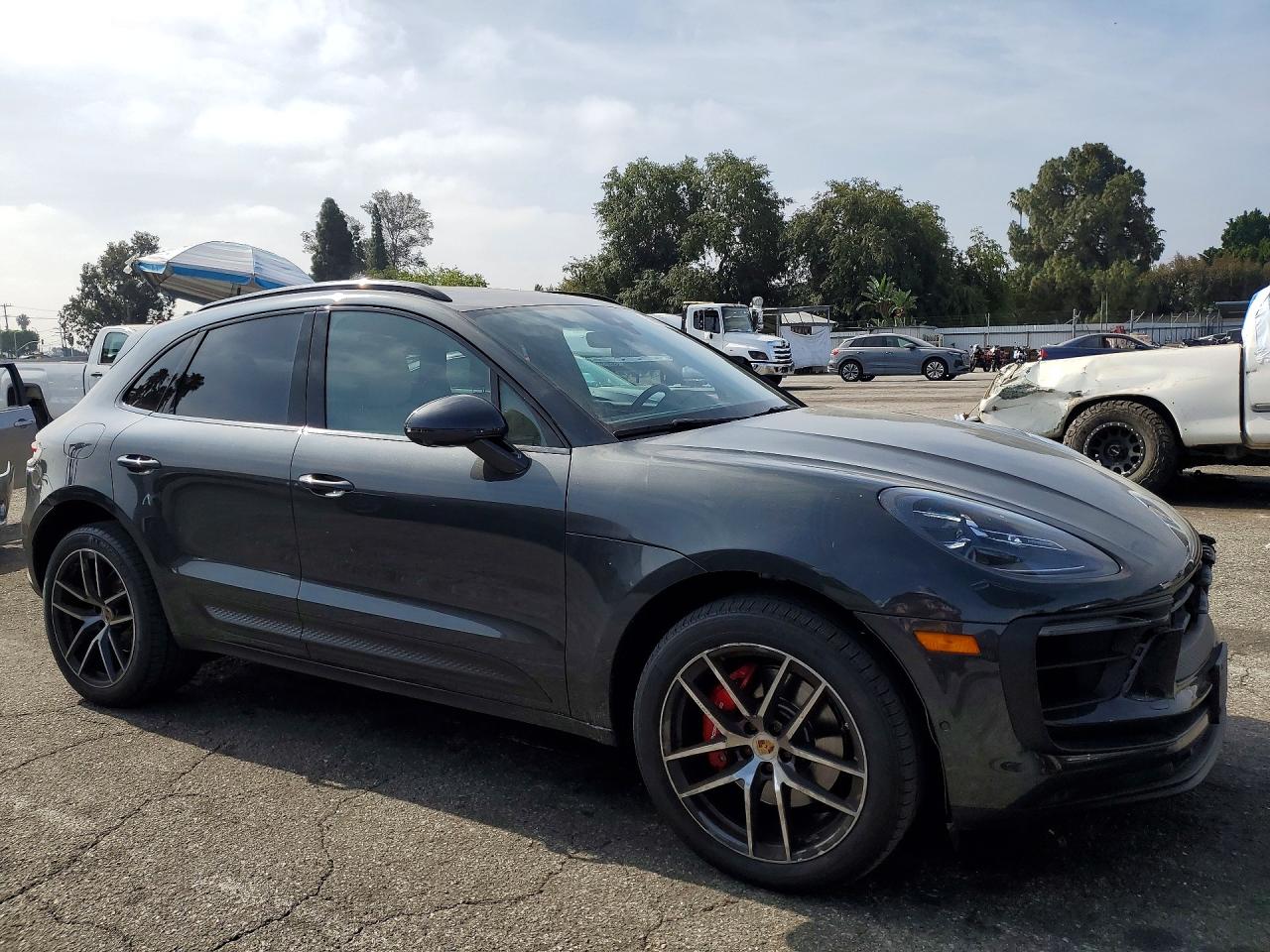 2023 PORSCHE MACAN