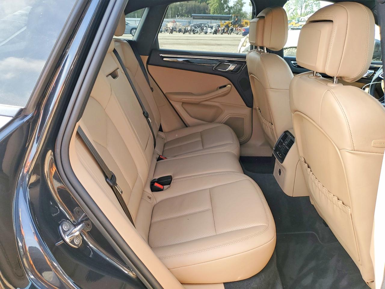 2023 PORSCHE MACAN