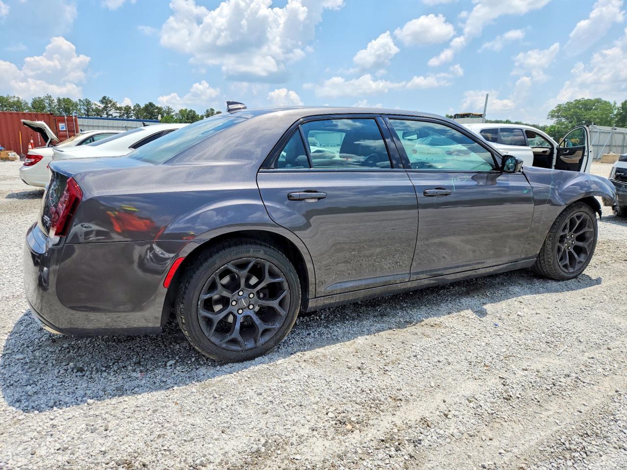2019 CHRYSLER 300