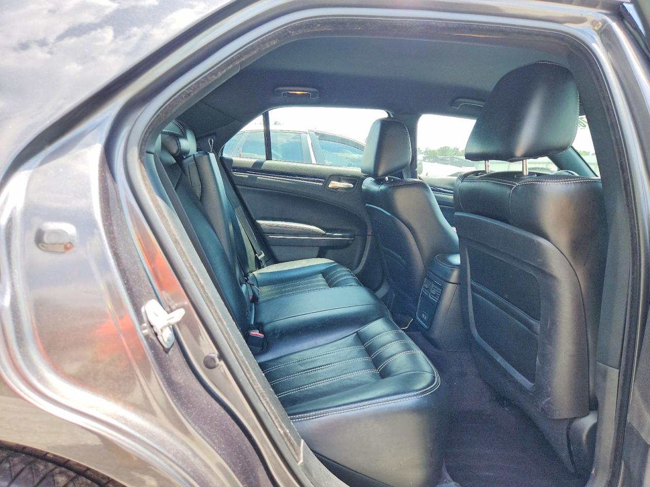 2019 CHRYSLER 300