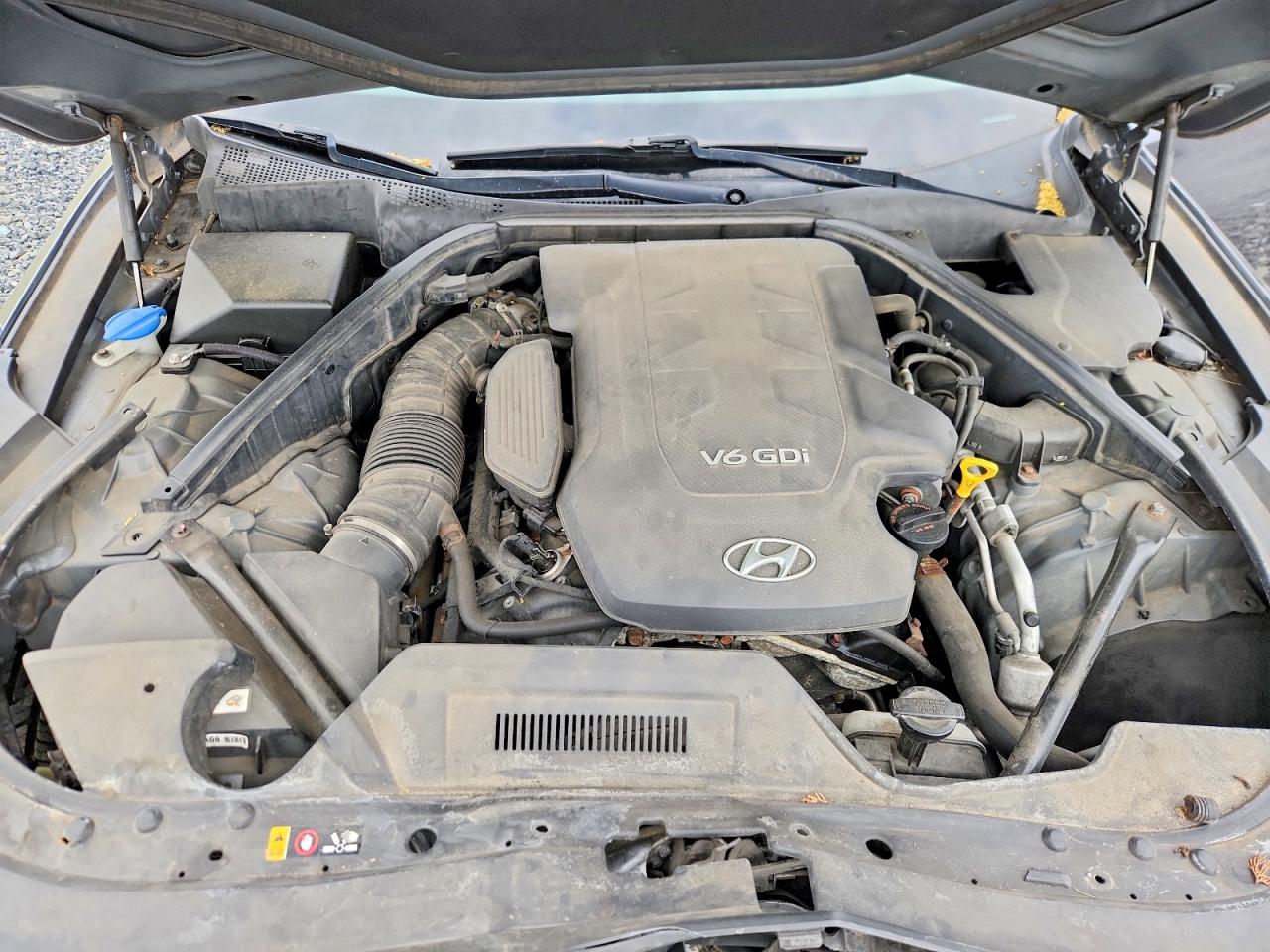 2016 HYUNDAI GENESIS