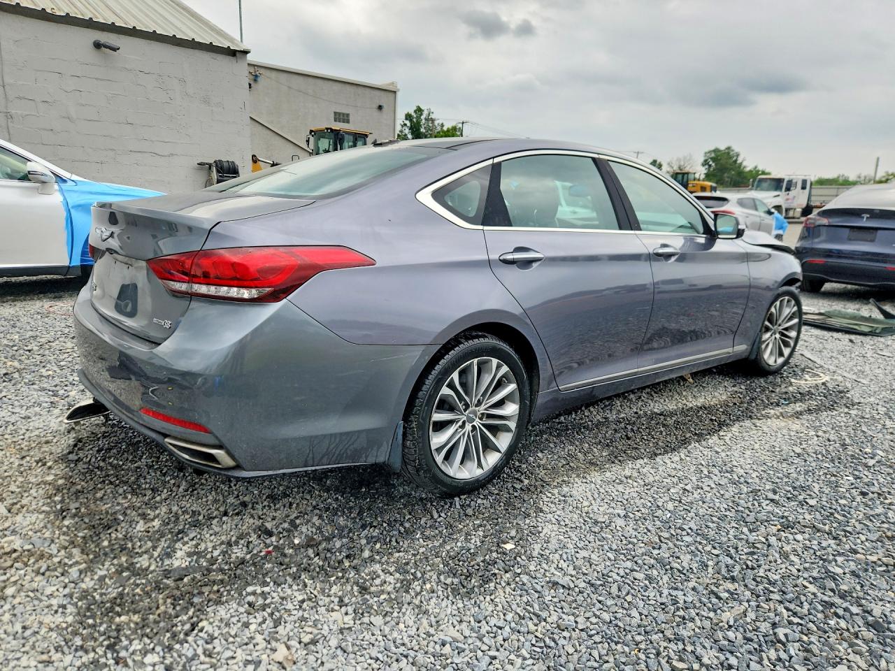 2016 HYUNDAI GENESIS