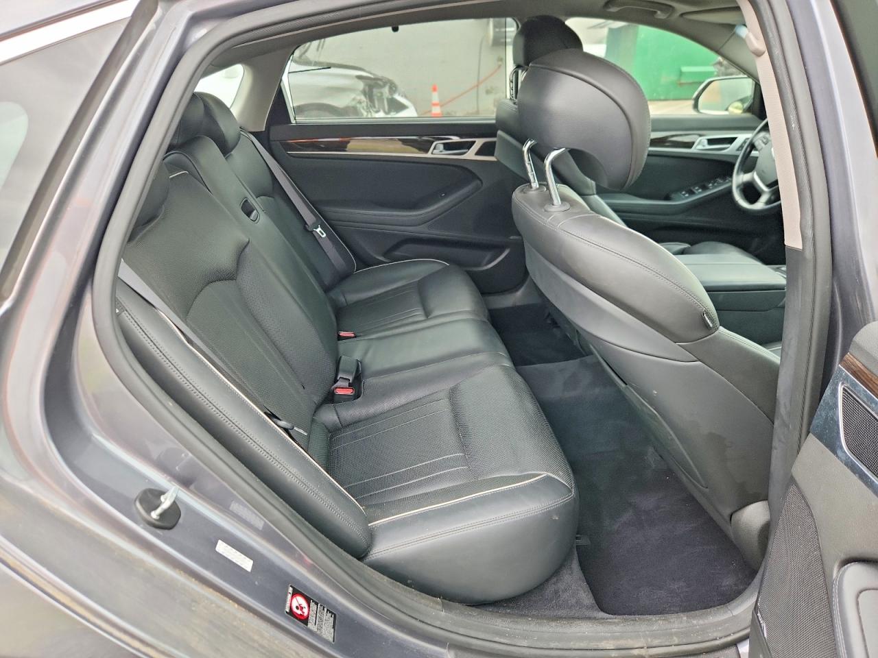 2016 HYUNDAI GENESIS