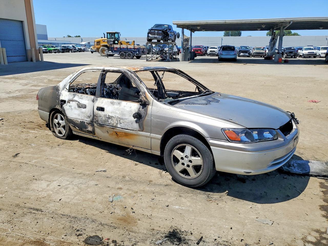 2001 TOYOTA CAMRY