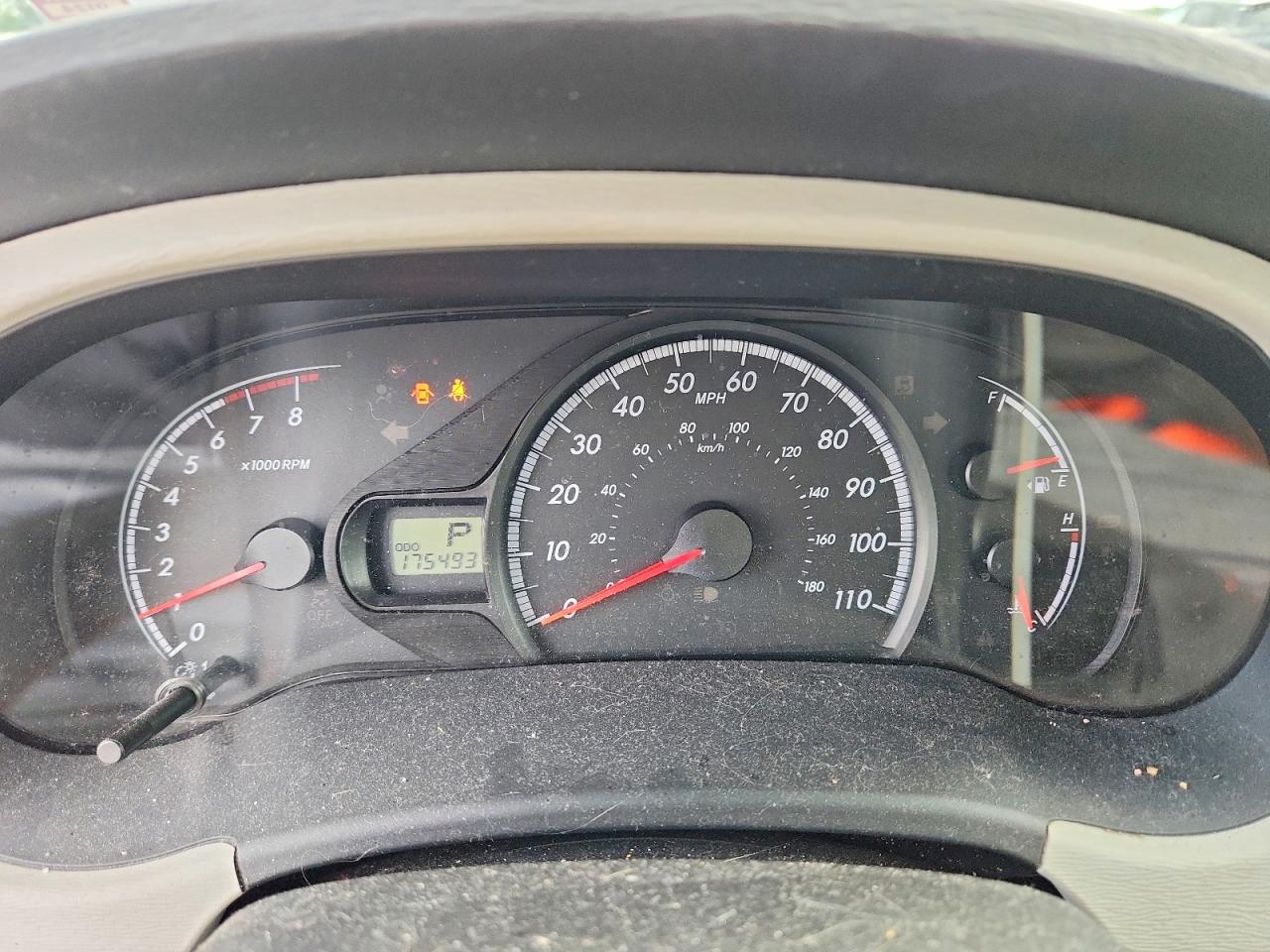 2011 TOYOTA SIENNA